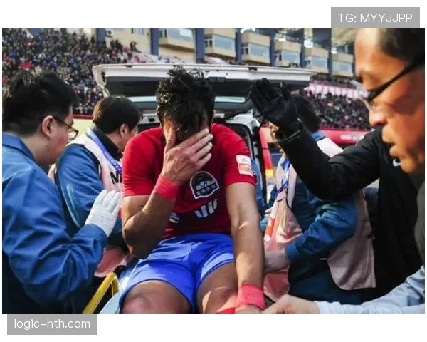 边裁判罚引争议，比赛结果受质疑